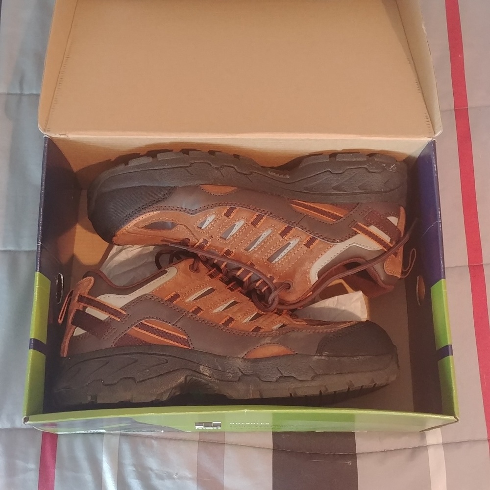 Slip resistant steel toed shoes